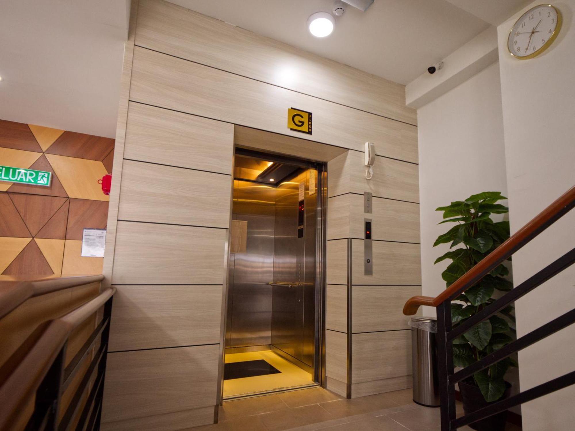 Weiss Hotels Kepong Baru Kampong Jawa Tengah 외부 사진